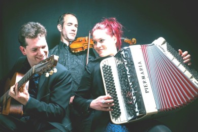 Maryll Abbas Trio στην Ποσειδωνία εν όψει του Φεστιβάλ ακορντεόν